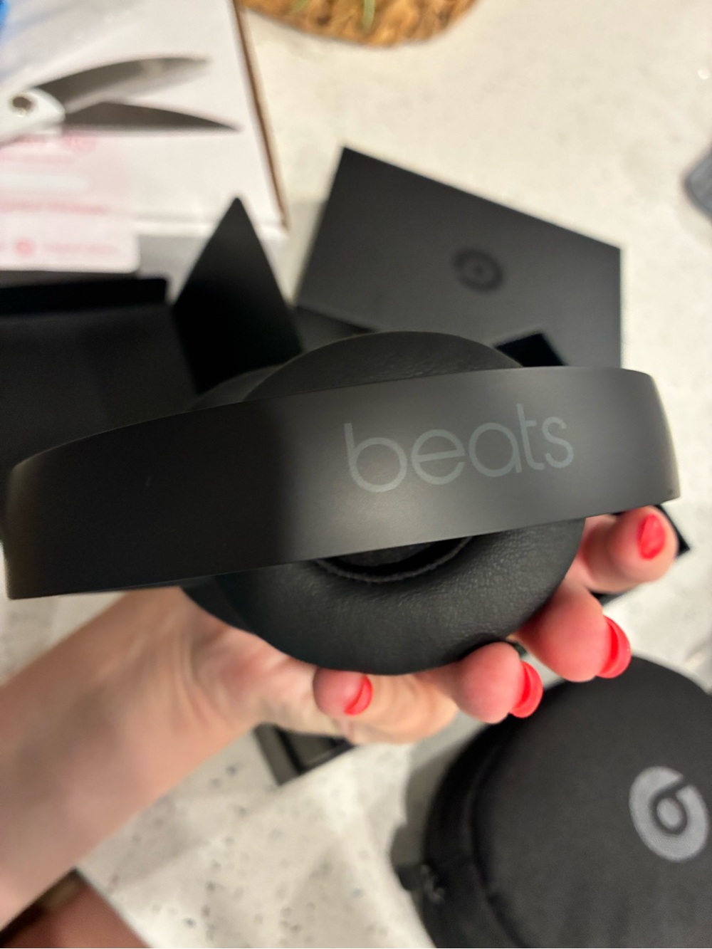 Beats Solo3 Wireless On-Ear Headphones - Black - Picture 8 of 9
